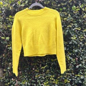 Universal Thread Bright Yellow Crew Neck Sweater